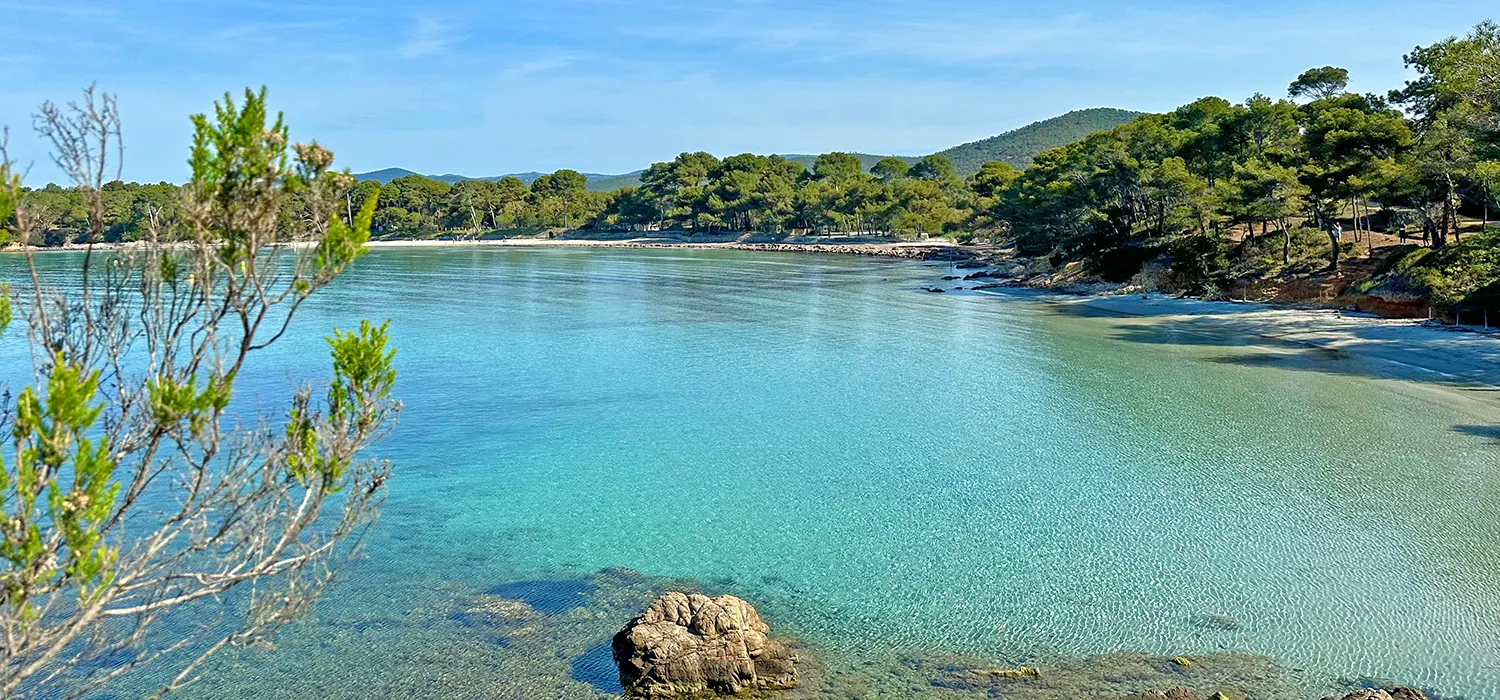 Plage de l'Estagnol hotel la villa douce rayol canadel saint tropez 2026